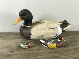 lot 449 image: 3 - Collectible Duck Figurines