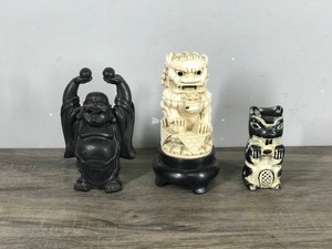 lot 192 image: Buddha Figurine - Shi Foo Dog Figurine and Tribal Totem Figurine Possibly a Beaver