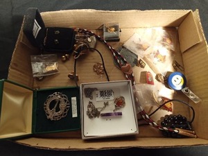 lot 92 image: Flat of jewelry including a Jade necklaceearring set and a sterling silver Irish Hall marked pin