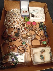 lot 93 image: Flat of jewelry including sterling silver necklace and earrings and Austria earrings