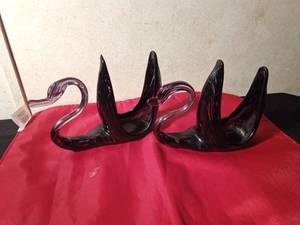 lot 103 image: 2 hand-blown purpleclear swirling design glass swans