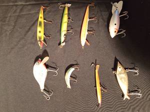 lot 116 image: 8 Fishing lures including 1 all metal one (See details)