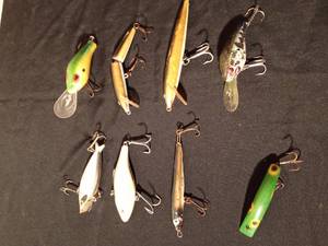 lot 118 image: 8 Fishing lures (See details)