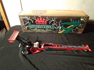 lot 139 image: 1999 Gatornationals die cast Dragster 1of 7500