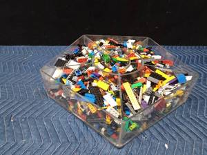 lot 156 image: Lot of Legos