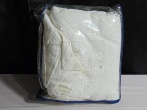 lot 30 image: King Duvet Insert