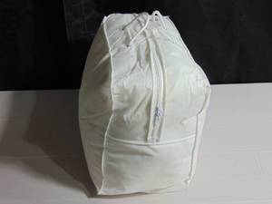 lot 31 image: KingCal King  Duvet Comforter Insert