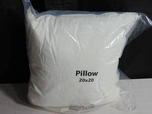 lot 47 image: 20 x 20 White Pillow Insert
