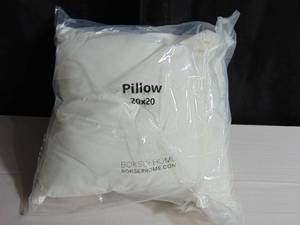 lot 48 image: 20 x 20 White Pillow Insert