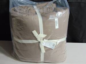 lot 63 image: King Cal King 100% French Linen Duvet Cover & Sham Set - Bokser Home