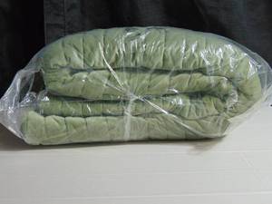 lot 70 image: Green Quilt FullQueen