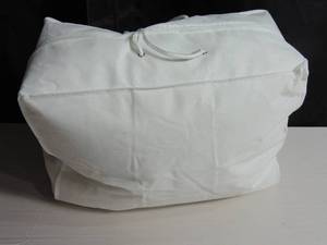 lot 79 image: Queen  Duvet Comforter Insert