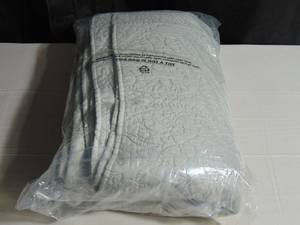 lot 80 image: King Quilt Gray