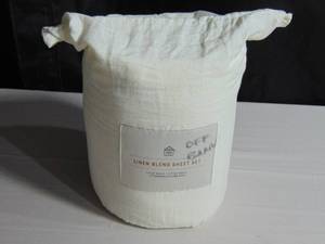 lot 89 image: QueenFull Linen Blend Sheet Set