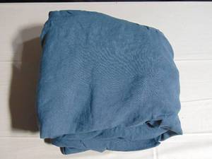 lot 113 image: Queen Size 100% French Linen Fitted Sheet - Baltic Color  BOKSER HOME