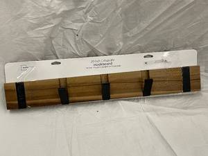 lot 21 image: Mainstays 20-Inch Collapsible Hookboard - Hooks Flip Up When Not In Use