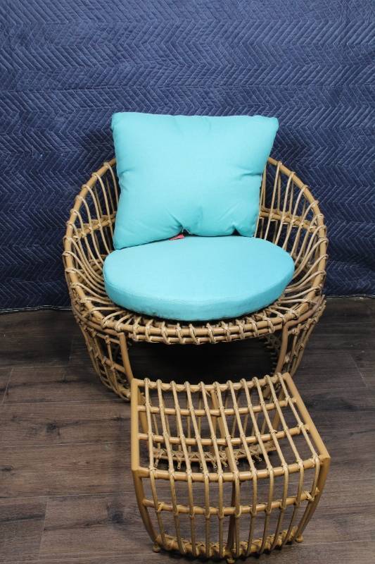 lot 124 image: Rattan Lounge Chair with Aqua Cushions and Footrest