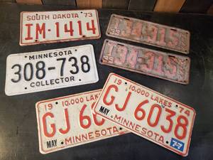 lot 16 image: Nice lot of Vintage License Plates