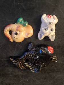 lot 18 image: 3 Highly Collectable Chalkware Wall Dcor fish, Elephant, Dog