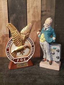 lot 24 image: 2 1970s Collectable Whiskey Decanters