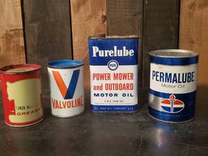 lot 42 image: Lot of Motor Oil Cans  Valvoline, Rare Peralube Outboard Can and others
