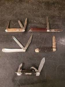 lot 36 image: 5 Pocket knives in good conditioin Forest-Master, Sabre, Colonial Some very Old