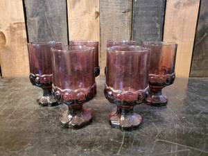 lot 54 image: 6 Mid Modern Purple Rock Glass Pedestal Glassware