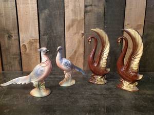 lot 57 image: Gorgeous Ceramic Bird Dcor, Stewart-BMcCulloch, and others