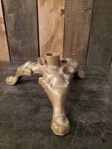 lot 75 image: Heavy Tri Foot Cast Iron FlagSign Post Holder