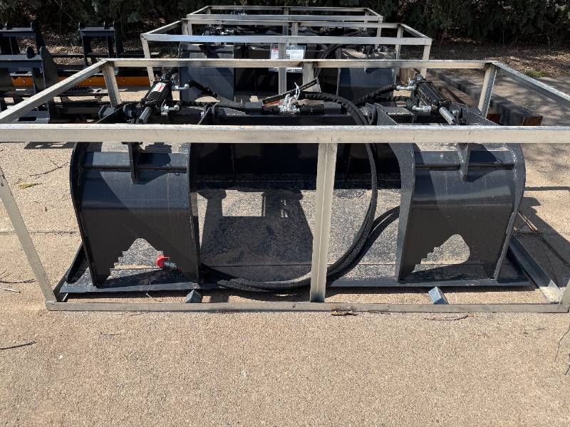 lot 25 image: Wolverine Grapple Bucket