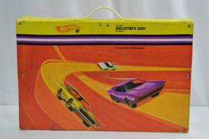 lot 81 image: Hot Wheels 48-Car Collectors Case by Mattel