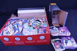 lot 147 image: Vintage Sports Trading Cards Collection - Hockey, Baseball & Football