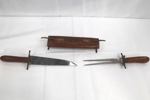 lot 102 image: Antique Forked Dagger with Carved Wood Grip & Matching Scabbard