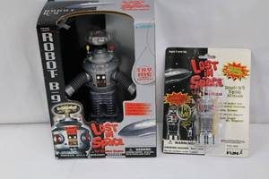 lot 150 image: Trendmasters Lost in Space Robot B-9 - Talking Figure & Keychain (The Classic Series)