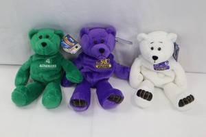 lot 152 image: Minnesota Vikings Moss 84 Plush Bear - 3-Pack