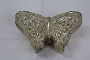 lot 159 image: National Silver Company Butterfly Trinket Box - Ornate Silver, Velvet Lining