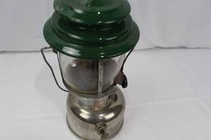 lot 180 image: Vintage Green-Top Kerosene Lantern - Pressure Camp Lantern, Metal Base