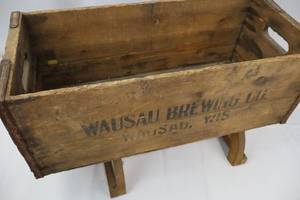 lot 183 image: WAUSAU Brewing Co. Wooden Beer Crate - Vintage Wisconsin Display Box