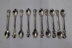 lot 195 image: Sterling Silver Demitasse Spoons - Ornate Floral Handles, 10-Piece Set