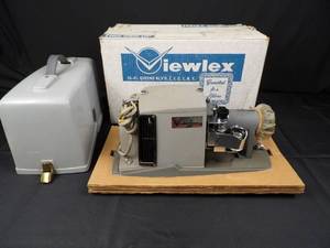 lot 30 image: Viewlex Projector - Engineered Projection Equipment Vintage with Carry Case