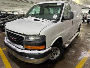 lot 13 image: 2015 GMC Savana 2500 Cargo Van