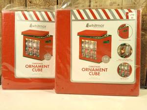 lot 4 image: Ornament Cube Holders (set of 2)
