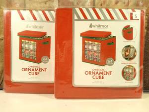 lot 5 image: Ornament Cube Holders (set of 2)