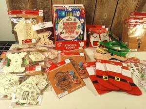 lot 11 image: Huge lot of Christmas Art & Crafts