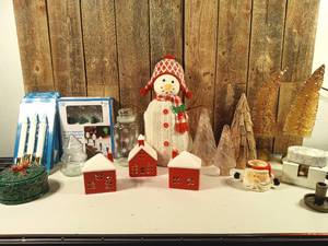 lot 18 image: Huge lot of Christmas Decor