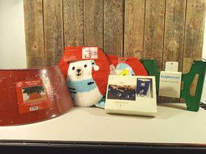 lot 21 image: Lot of Christmas (tree collar, etc.)