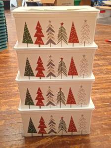 lot 27 image: Curver - 4 Christmas Box