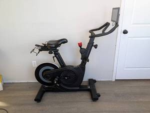 lot 1 image: ECHELON CONNECT EX-4s STATIONARY FITNESS BIKE