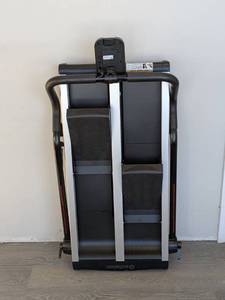 lot 3 image: ECHELON STAIRCLIMBER SPORT