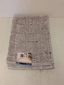 lot 10 image: NEW MOHAWK TANGIERS COLLECTION ACCENT RUG (BEIGE BLUE) 30x45